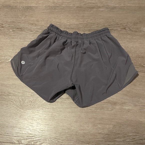 Size 4 lululemon shorts - Picture 1 of 2